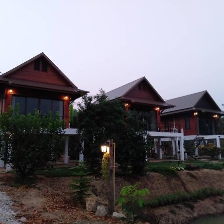 บ้านกลางเกาะ รีสอร์ท Uthai Thani Eksteriør bilde